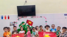 HOẠT ĐỘNG DÁN LÁ CỜ TỔ QUỐC HOẠT ĐỘNG DÁN LÁ CỜ TỔ QUỐC